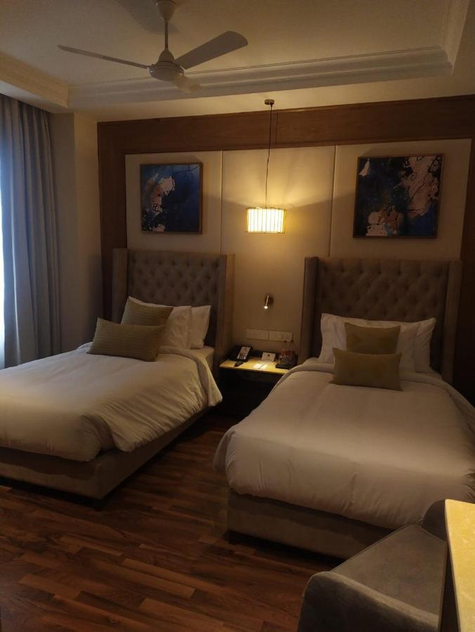 Maryland Group Hotel Zirakpur Exterior photo